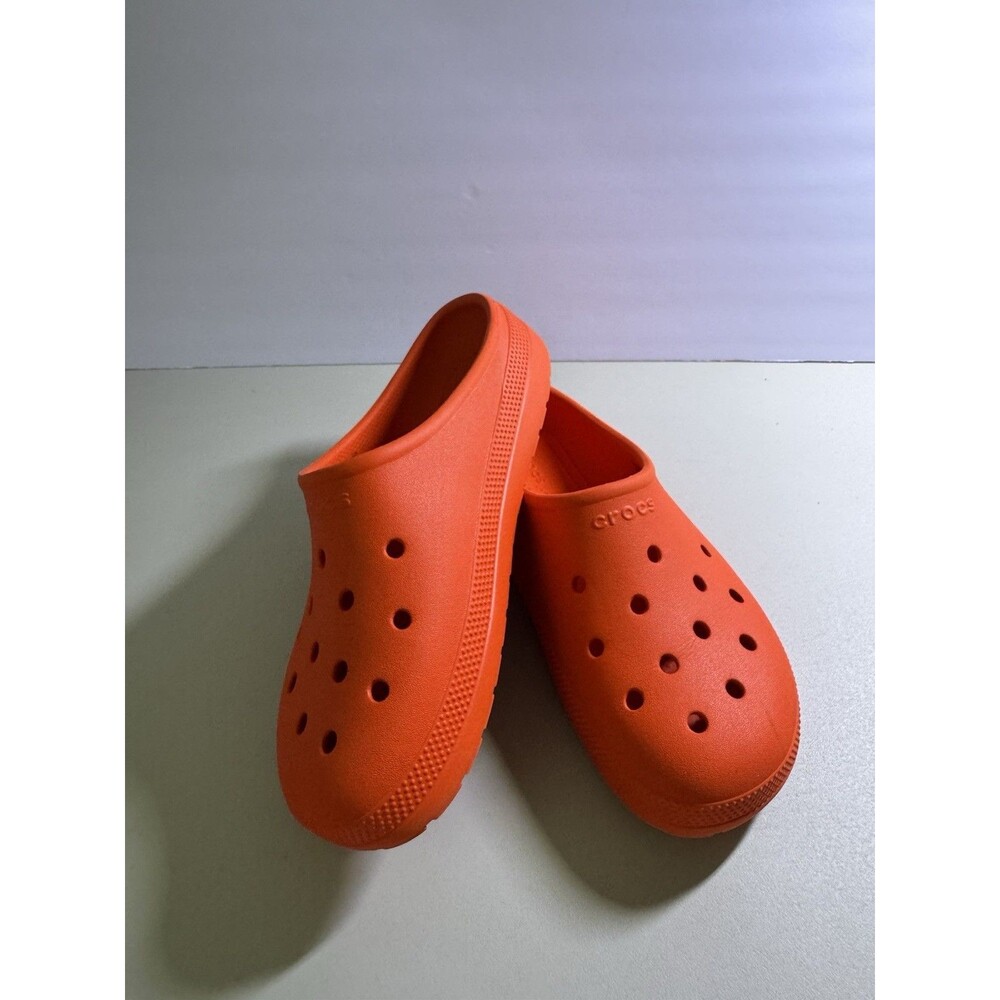 Crocs Unisex Classic Clog Orange Women’s Size 8 Men’s Size 6 Slip-On Low Profile
